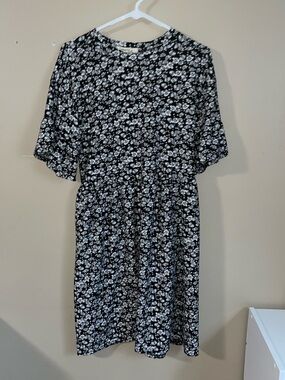 Liberty Love women’s black floral flower printed modest tie in back dress 1XL